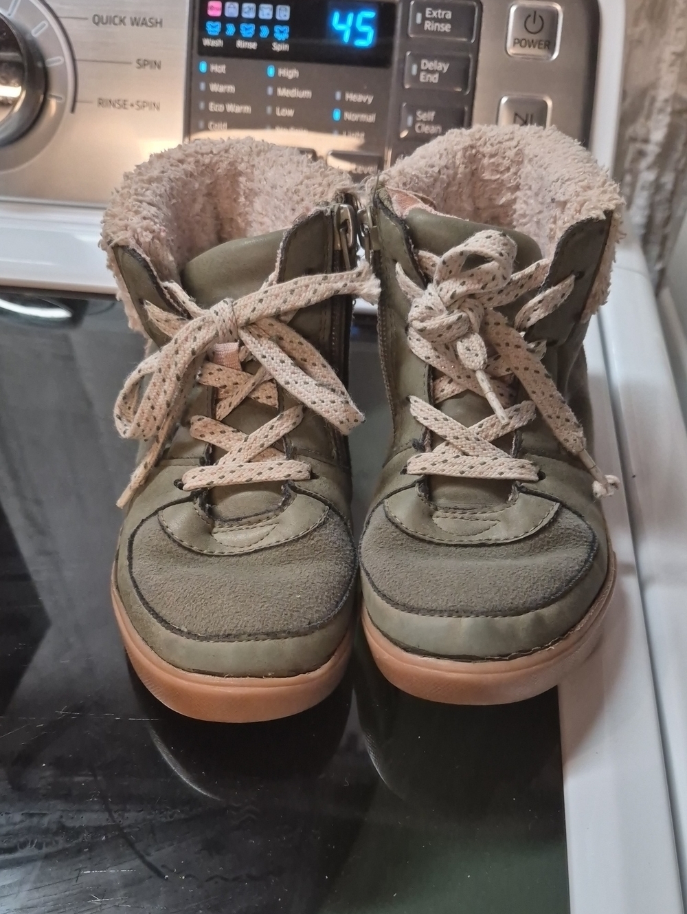 OshKosh B'gosh Kids Green High-Top Faux Fur Cozies Boots Size 11